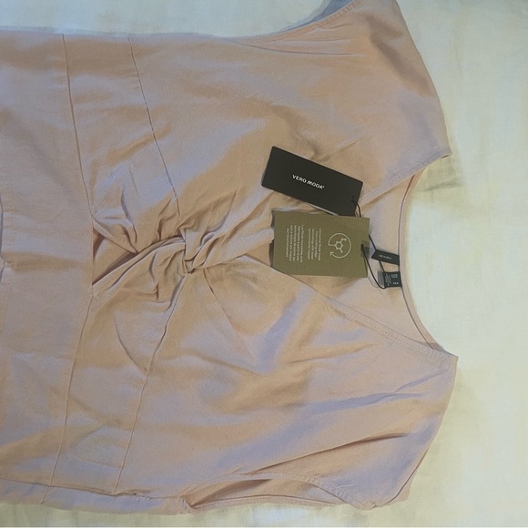 Pink linen cap sleeve classy crop top - Picture 4 of 4